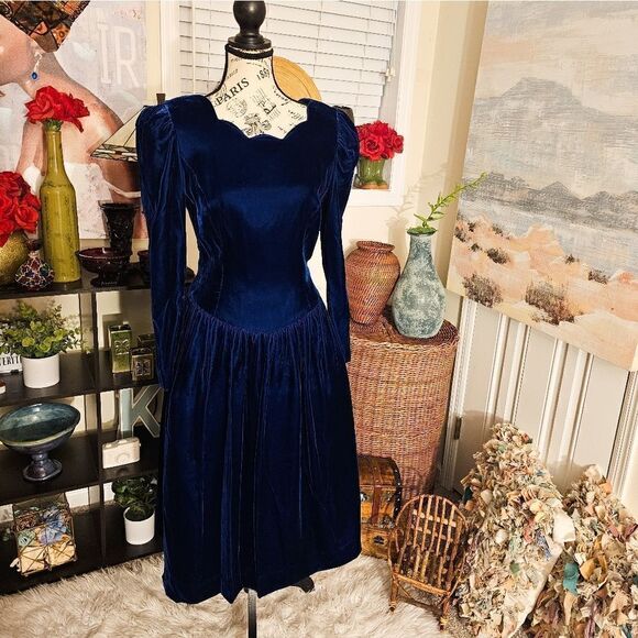 Vintage Talbots Petite Blue Velvet Chic Cocktail Midi Dress. Sz PM